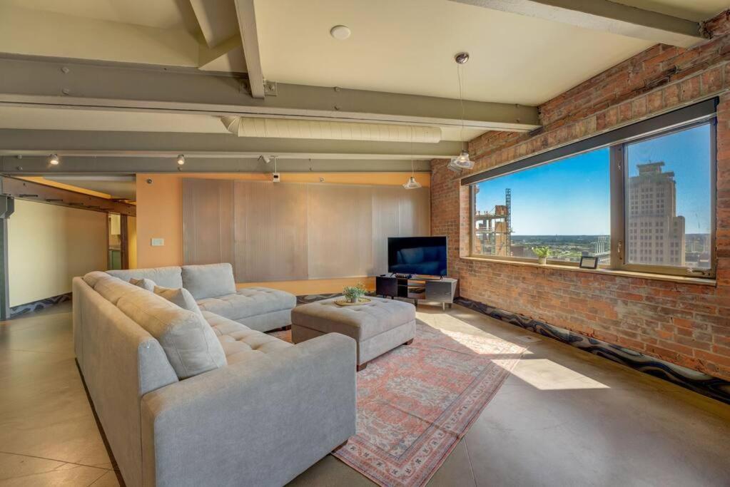 1600 Kcm Penthouse Apartment Cleveland Buitenkant foto